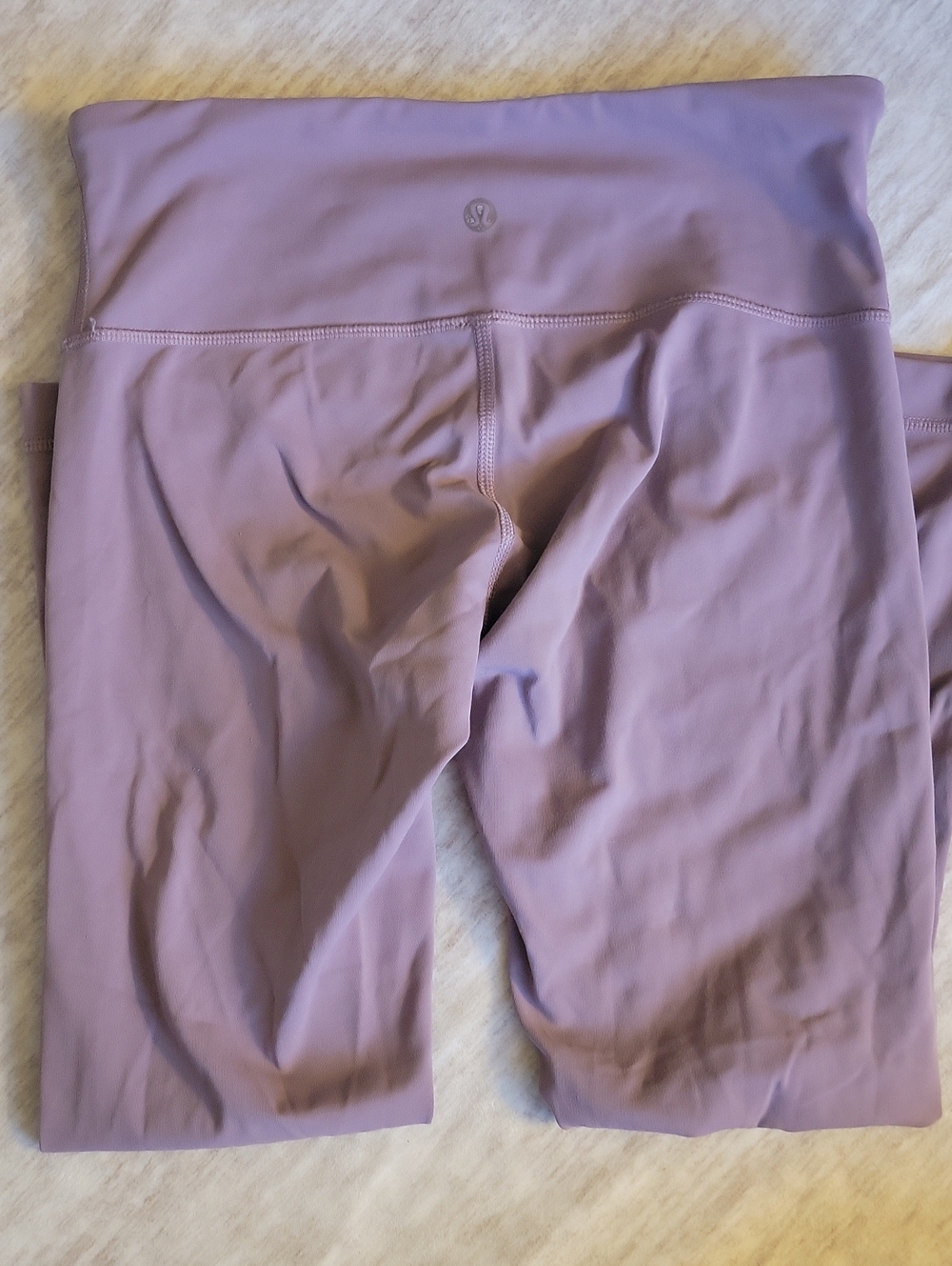 lululemon athletica Lavender Cropped High-Rise Leggings. Size 4